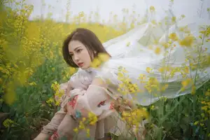 Ying Er YY Captivating in Golden Flower Field – YiTuYu Art Language Vol.8672 - image 9