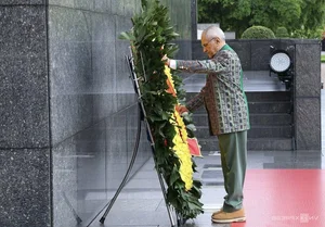 President of Timor-Leste Pays Tribute at Ho Chi Minh Mausoleum and Explores Museum During Official Vietnam Visit - image 5