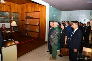President of Timor-Leste Pays Tribute at Ho Chi Minh Mausoleum and Explores Museum During Official Vietnam Visit - image 4