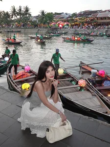 Cambodian Influencer Enchanting Fans with Stunning Travel Photos from Hoi An Ancient Town - image 6