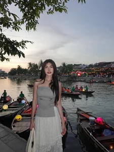 Cambodian Influencer Enchanting Fans with Stunning Travel Photos from Hoi An Ancient Town - image 5
