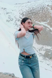 Vietnamese Celebrity Updates: Miu Le Shares Fun Stories and Tang Thanh Ha's Joyful News - image 9