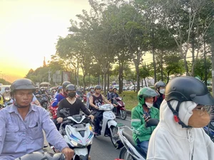 Ho Chi Minh City Traffic Gridlock: Major Streets Congested as Year-End Travel Surges - image 0