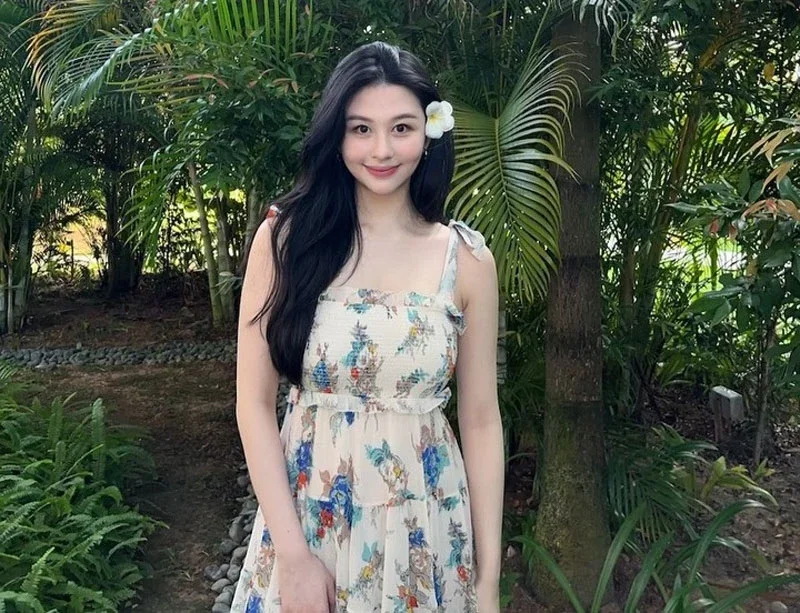 Modern Beauty Trends: The Rise of the 'Ideal' Lifestyle Hot Girl