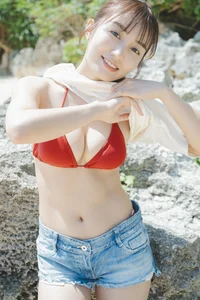 Stunning Beachside Portraits of Hikari Kuroki: Capturing the Essence of Summer and Coastal Beauty in Every Shot - image 12