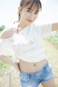 Stunning Beachside Portraits of Hikari Kuroki: Capturing the Essence of Summer and Coastal Beauty in Every Shot - image 4