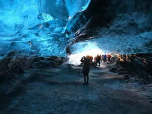 Exploring the Most Surreal and Beautiful Ice Caves on Earth - image 9