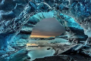 Exploring the Most Surreal and Beautiful Ice Caves on Earth - image 3