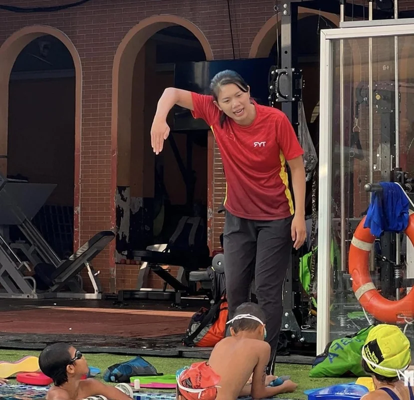 Swimming Legend Anh Vien Stuns Fans with New Fashion Transformation and Confidence