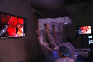 Robot tiên tiến: Bước đột phá trong điều trị ung thư cổ tử cung - image 1