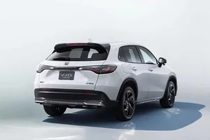 Honda ZR-V Hybrid Teaser: The Future of Eco-Friendly SUVs Arrives in 2026 - image 6