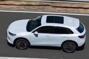 Honda ZR-V Hybrid Teaser: The Future of Eco-Friendly SUVs Arrives in 2026 - image 1