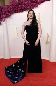 Oscars 2024 Red Carpet: Stunning Looks from Zendaya, Ariana Grande, and Emma Stone - image 1