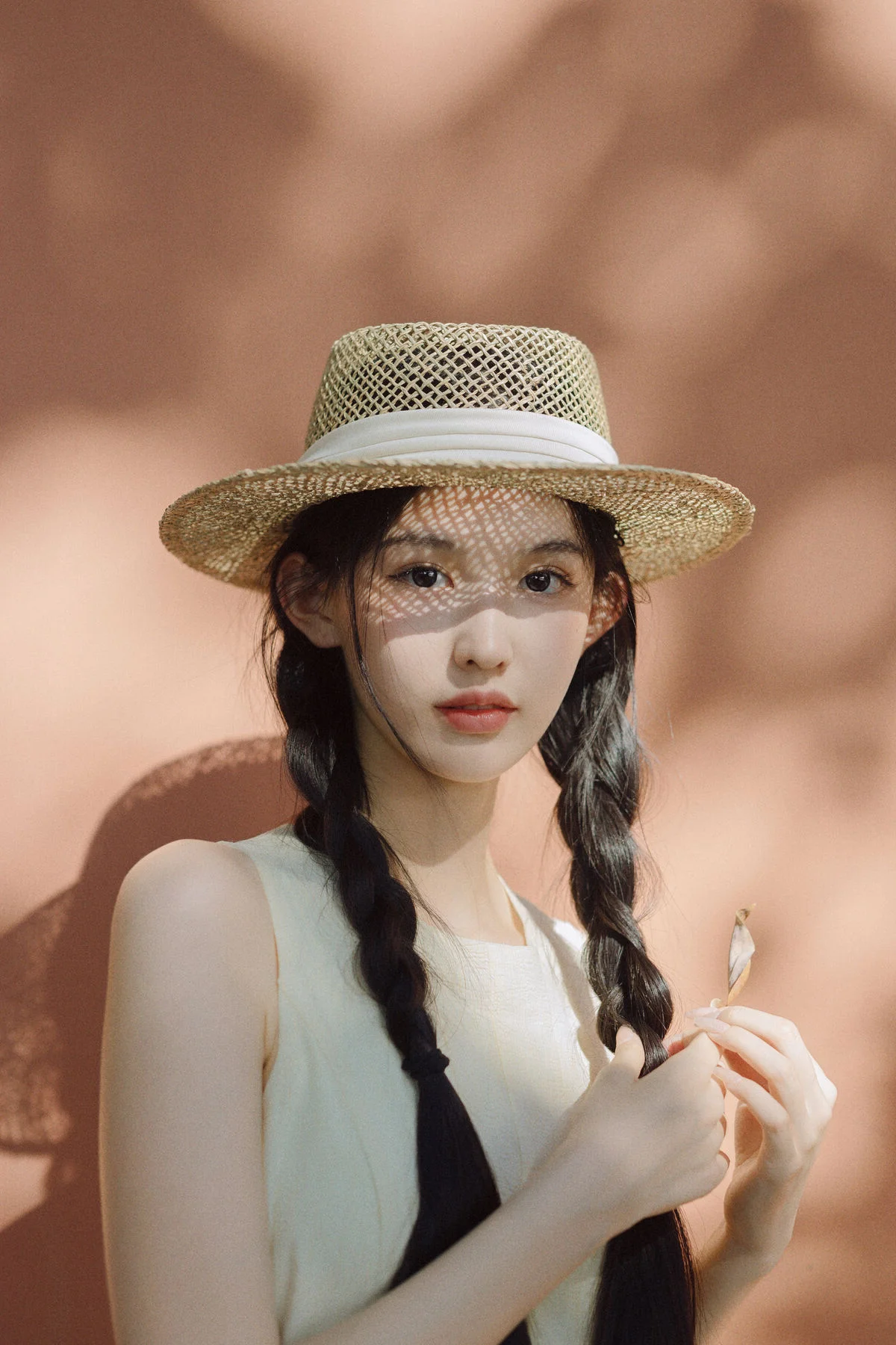 Art Language Vol.9922: A Stunning Visual Gallery Featuring Wei Lan