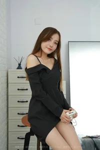 IESS Wan Ping Off-The-Shoulder Short Skirt Fashion Photography - image 19