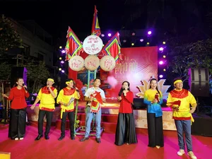 Thousands of Lanterns Illuminate the Tinh Khe Coconut Forest Night - image 3
