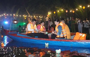 Thousands of Lanterns Illuminate the Tinh Khe Coconut Forest Night - image 4