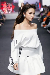 Vietnamese Celeb News: Minh Tu Health Concerns and Ngoc Huyen Controversy - image 18