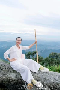 Vietnamese Celeb News: Minh Tu Health Concerns and Ngoc Huyen Controversy - image 29