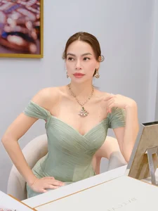Vietnamese Celeb News: Minh Tu Health Concerns and Ngoc Huyen Controversy - image 43