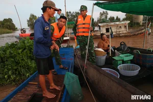 Border Guards Combat Smuggling During Mekong Delta's Floating Season - image 10
