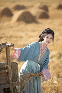 YiTuYu Art Language Vol.8088: Artistic Portraits of Miao Zi in 24 High-Quality Images - image 4