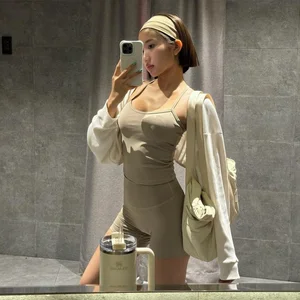 Dong Thap Tycoon’s Wife Stuns in Bold Leopard-Print Bikini - image 9
