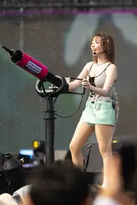 Min Ignites Waterbomb: Ageless Beauty & Captivating Stage Performance - image 1