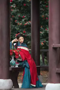Elegant Qi Ni Si Mao: A Timeless Portrait in Traditional Attire & Camellias - YiTuYu Vol.8689 - image 14