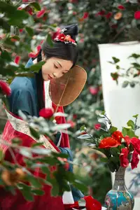 Elegant Qi Ni Si Mao: A Timeless Portrait in Traditional Attire & Camellias - YiTuYu Vol.8689 - image 13