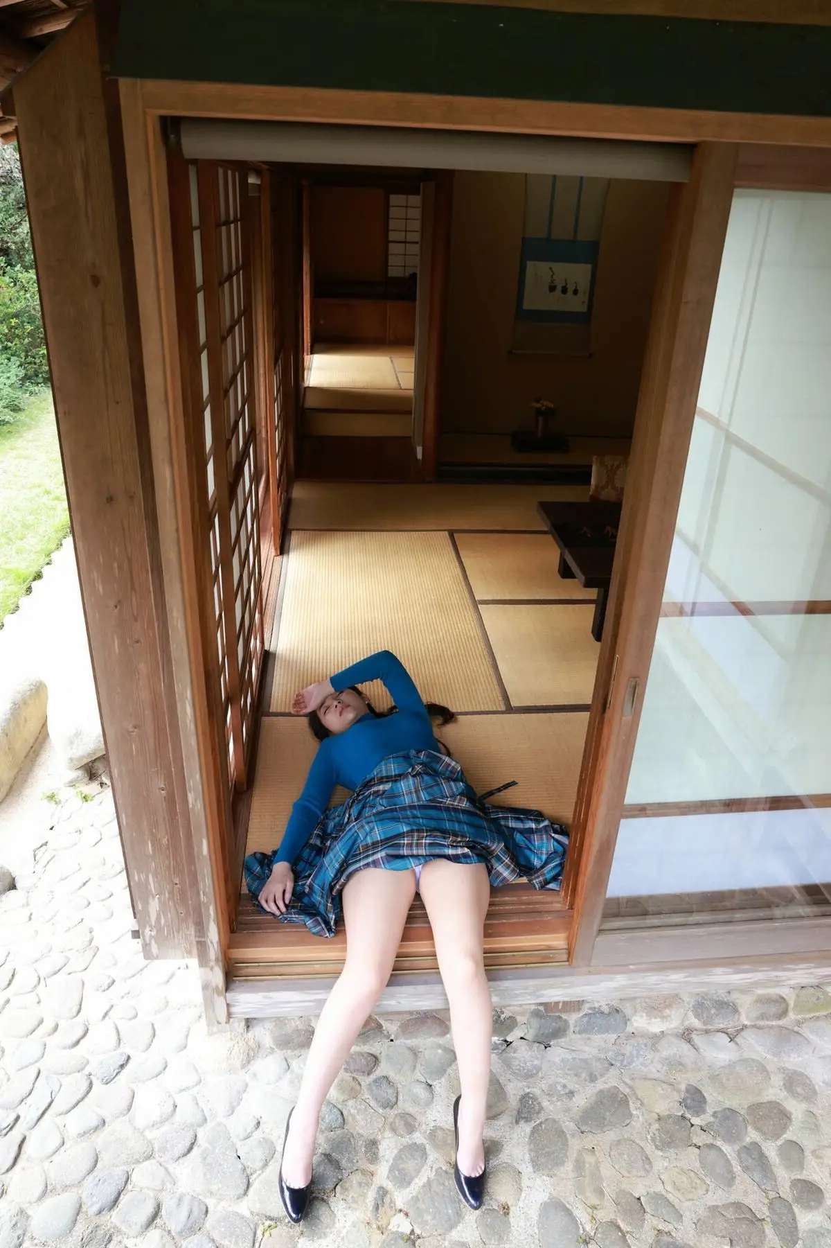 Miho Machiyama FRIDAY Digital Photo Book Scarlet Vol.2: Captivating Japanese Beauty Unveiled