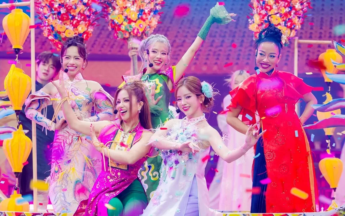 The Iconic Fashion and Style Evolution of Sisters Who Make Waves: A Masterclass in Stage Couture
