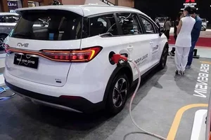 BYD M6 Hybrid: The High-Efficiency MPV Starting from 447 Million VND - image 6