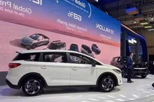 BYD M6 Hybrid: The High-Efficiency MPV Starting from 447 Million VND - image 10