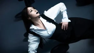 Dilraba Dilmurat Stuns Fans with Versatile Visuals from Ethereal Angel to Bold Dior Black Swan - image 8