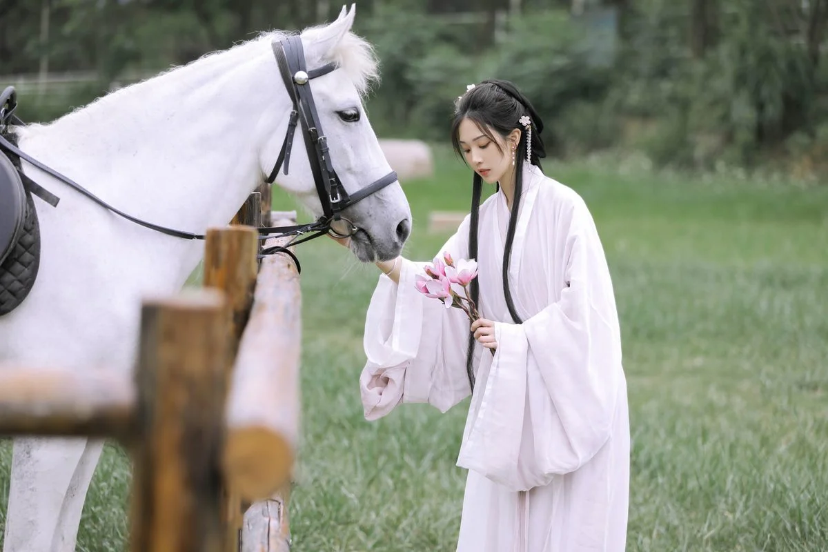 Elegant Portraiture in YiTuYu Art Language Vol.4600 Featuring Zhi Zhi Qi