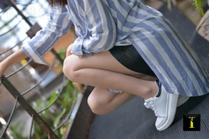 IESS Puhui 153: A Li in the Purest 34-Yard White Sneakers Collection - image 46