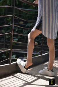 IESS Puhui 153: A Li in the Purest 34-Yard White Sneakers Collection - image 35