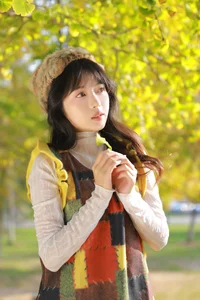 YiTuYu Art Language Vol.8004 Featuring Xiao Wei Ren Er: Artistic Photography Review - image 2
