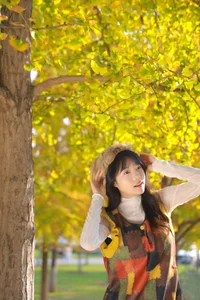 YiTuYu Art Language Vol.8004 Featuring Xiao Wei Ren Er: Artistic Photography Review - image 1