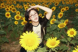 YiTuYu Art Language Vol.10324: A Comprehensive 39P Set Featuring ivvvv - image 22