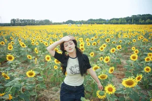 YiTuYu Art Language Vol.10324: A Comprehensive 39P Set Featuring ivvvv - image 0