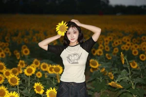 YiTuYu Art Language Vol.10324: A Comprehensive 39P Set Featuring ivvvv - image 24