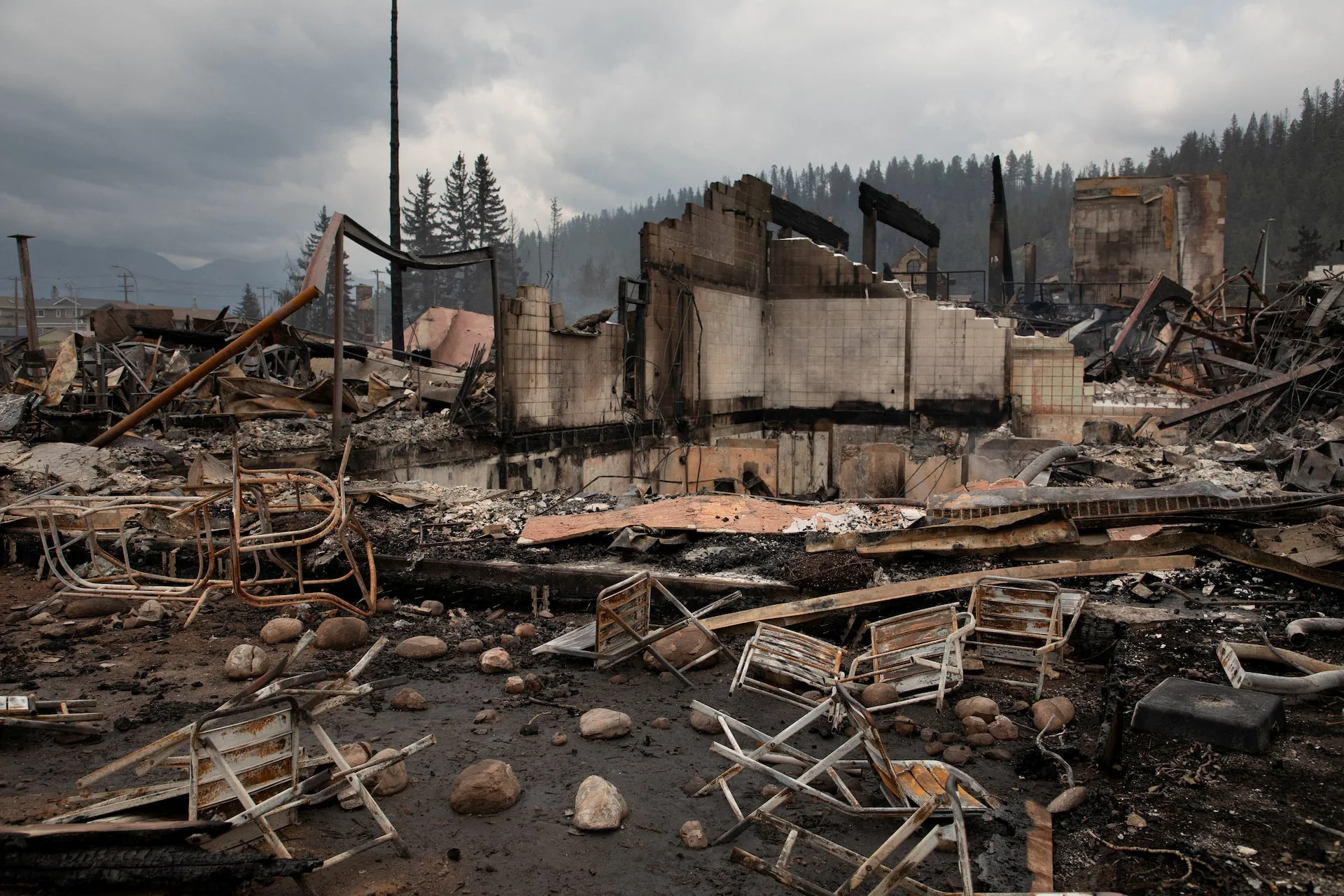 The Horror of Nature: Famous Tourist Destination Destroyed by Unstoppable Forest Fires