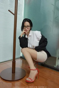 IESS Gallery: Tutu in Glasses Spicy Rabbit - Elegant and Stylish Portrait Photography Collection - image 65