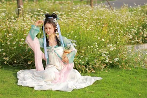 YiTuYu Art Language Vol.4672: Capturing the Graceful Presence of You Er Bai Bai - image 13