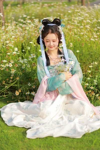 YiTuYu Art Language Vol.4672: Capturing the Graceful Presence of You Er Bai Bai - image 3