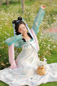 YiTuYu Art Language Vol.4672: Capturing the Graceful Presence of You Er Bai Bai - image 18