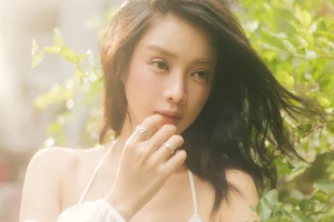 Sophisticated Elegance: Model Trinh My Duyen Showcases Radiant Beauty and High-Fashion Style in Stunning New Portrait Series - image 3
