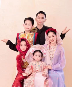 Khanh Thi and Phan Hien's Daughter Looks Adorable in Vietnam's National Flag Shirt - image 1